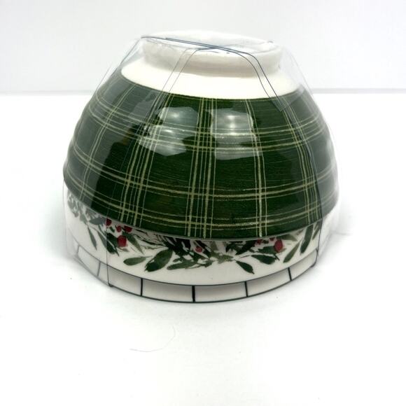 Set of Three Mini Bowls - Green Christmas Patterns - NWT - Picture 5 of 5